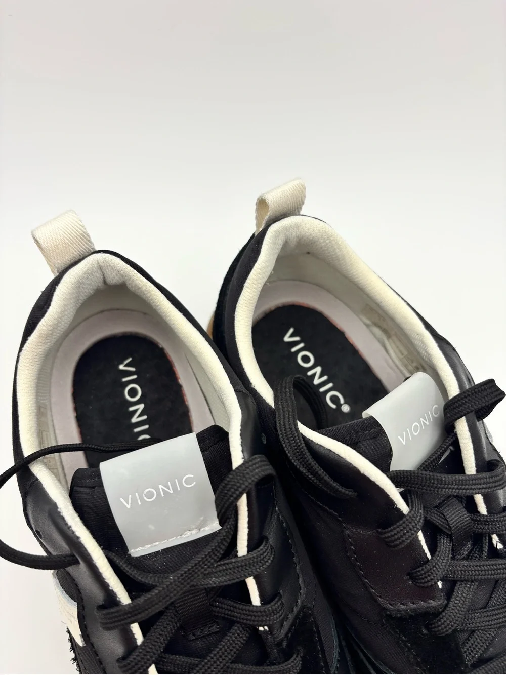 VIONIC Walk Slim Glide Walking Black and White Shoes Size 9
